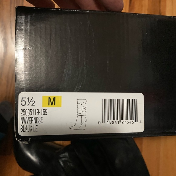 Nine West Vernese wedge Boot 5 1/2 - Picture 3 of 3